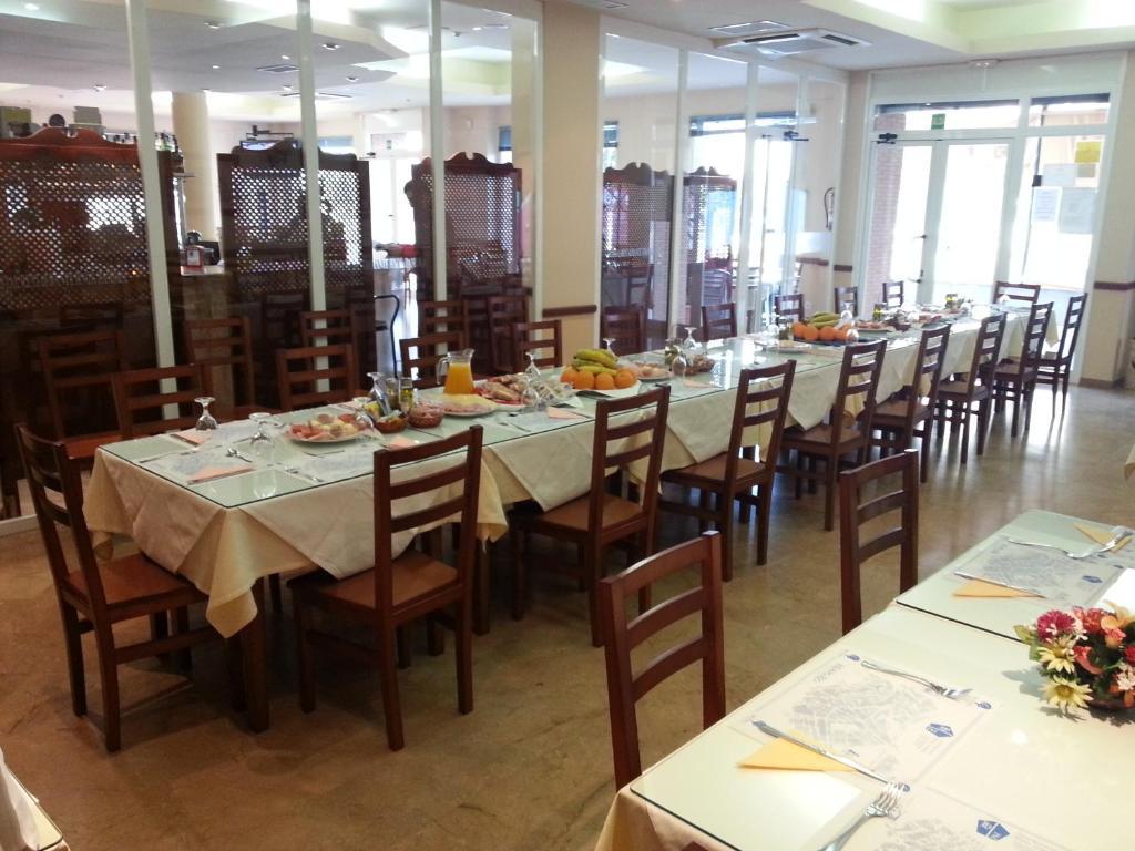 Hostal Restaurante Hermanos Zamora Palma del Río Extérieur photo